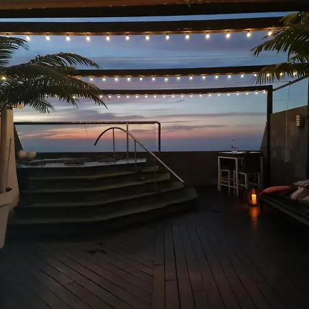 Sunset Attic Apartamento