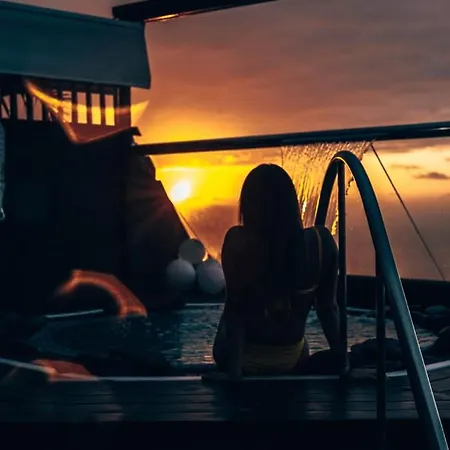 Sunset Attic Apartamento